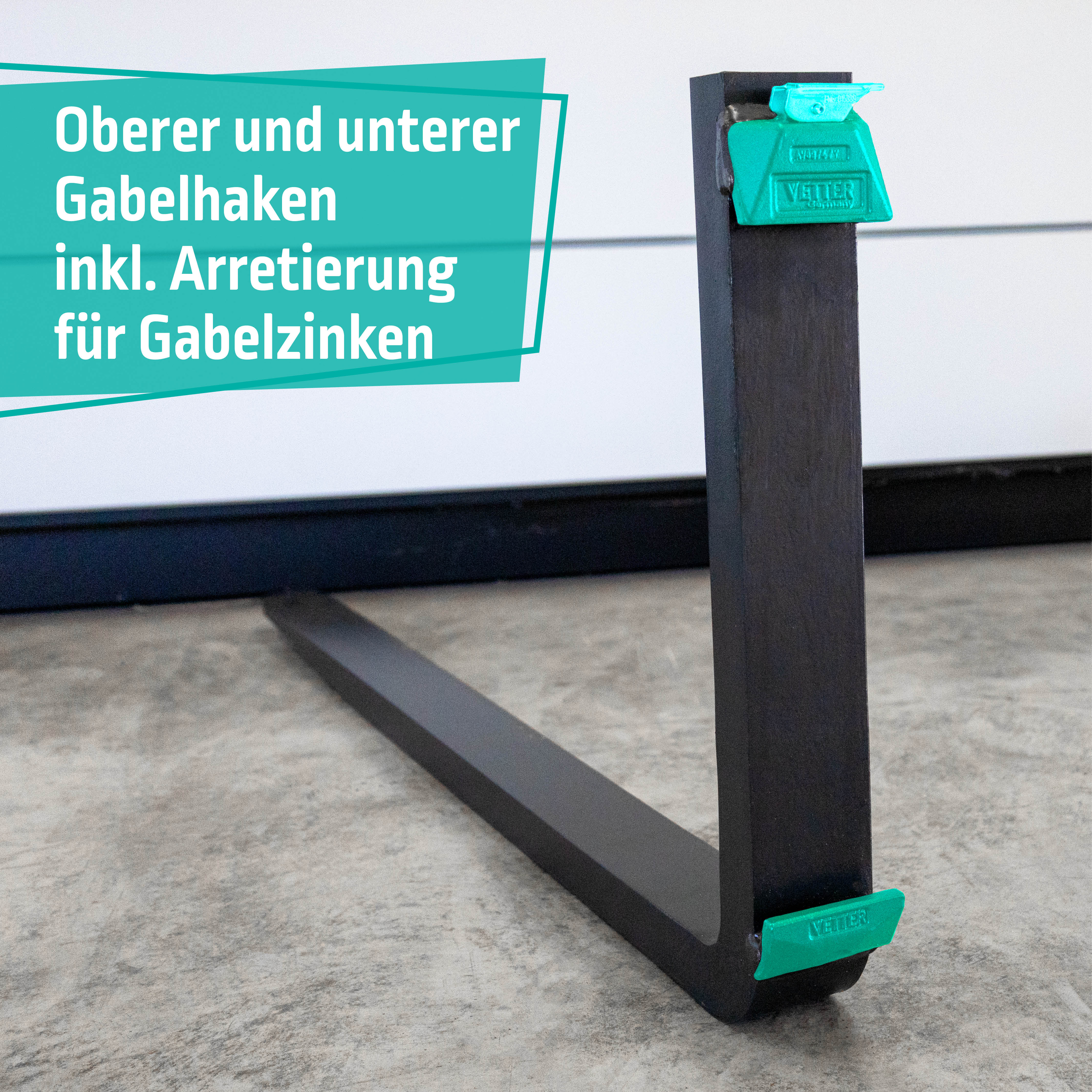 Gabelhaken und Arretierungen an der Gabelzinken montiert
