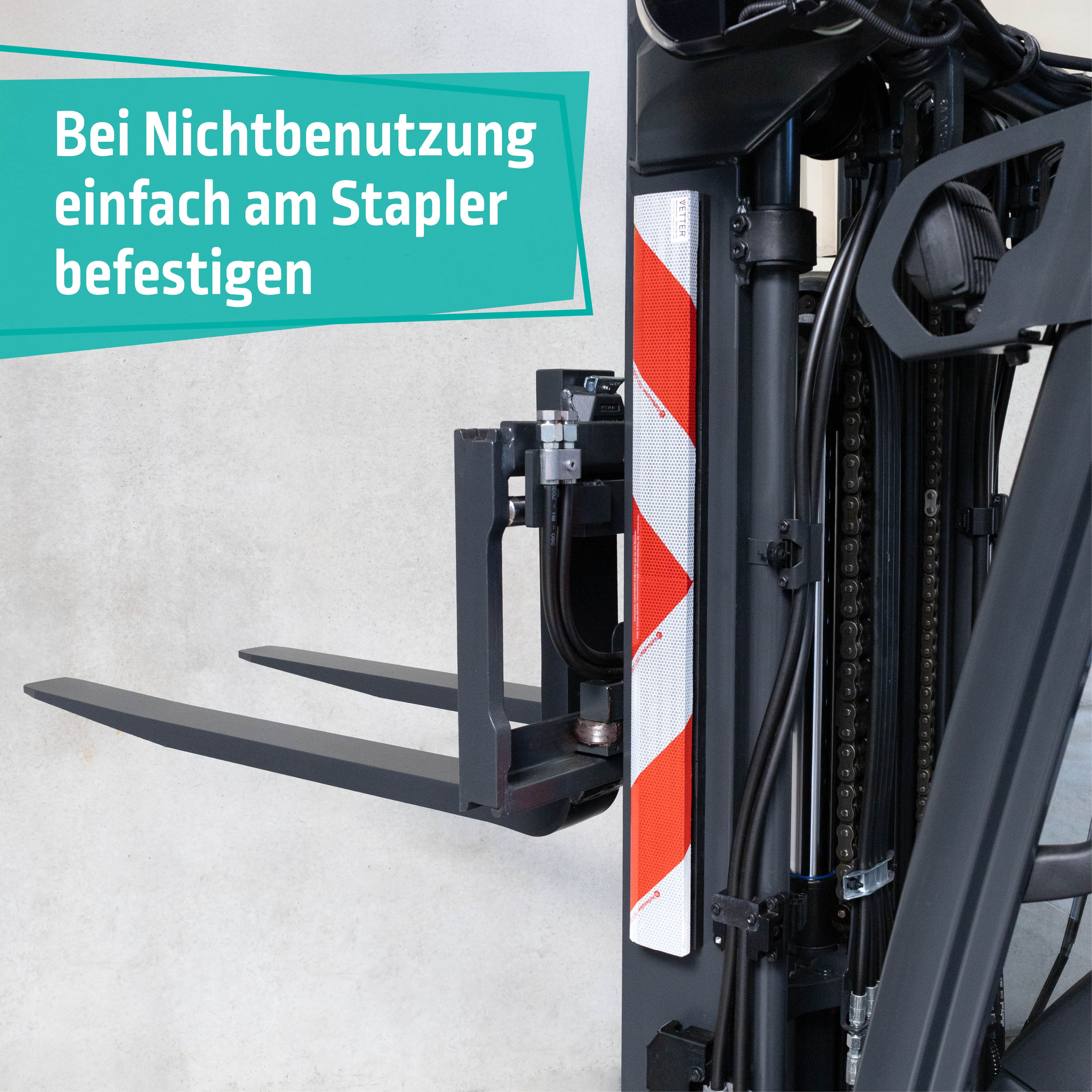 Warnbalken ZEBRA am Gabelstapler Hubmast montiert, Lagerung während Nichtgebrauch